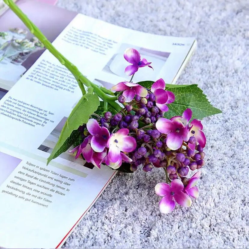 Artificial Purple Hydrangea Flower Berries, Purple Flowers, Purple Berries, Faux Hydrangeas, Wedding Flowers, Fake Silk Flowers