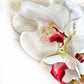 Kunstig orkideblomst gave til henne, ekte orkideer, hvit og rosa orkidestilk, phalaenopsis, imitert orkide, kunstige hvite blomster