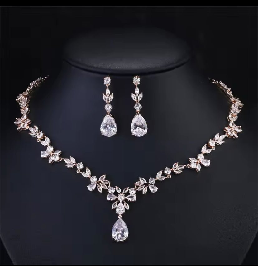 Crystal Bridal Jewellery Set Cubic Zirconia Bridal Necklace Bridal Tear Drop Earrings Silver Jewelry Wedding Set Leaf Style Design