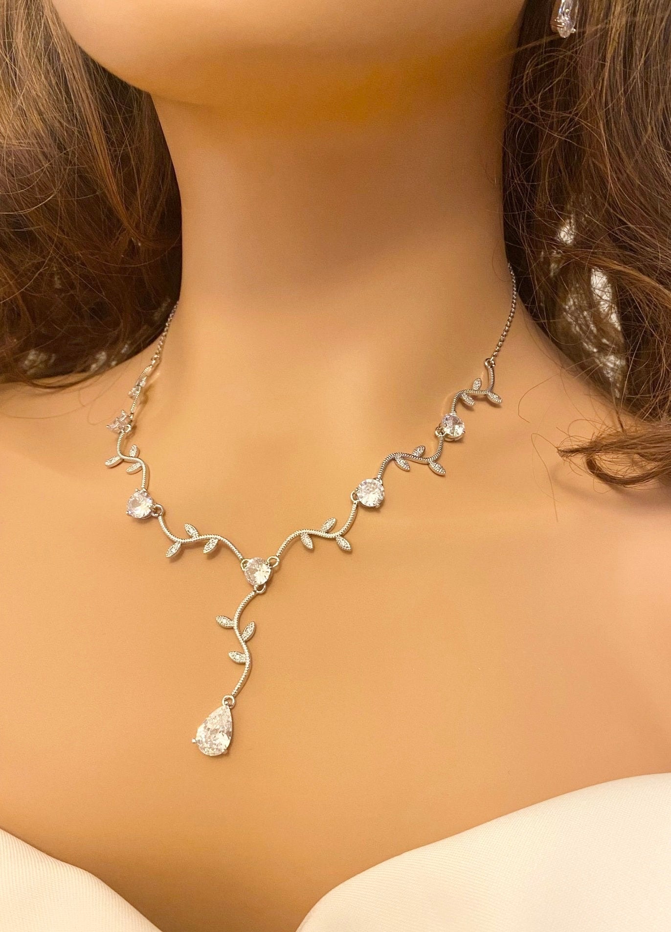 Crystal Bridal Necklace Earrings Jewellery Gift for Her. Cubic Zirconia Wedding Jewellery Set Simple Droplet Earrings in Silver, Gold & Rose Gold