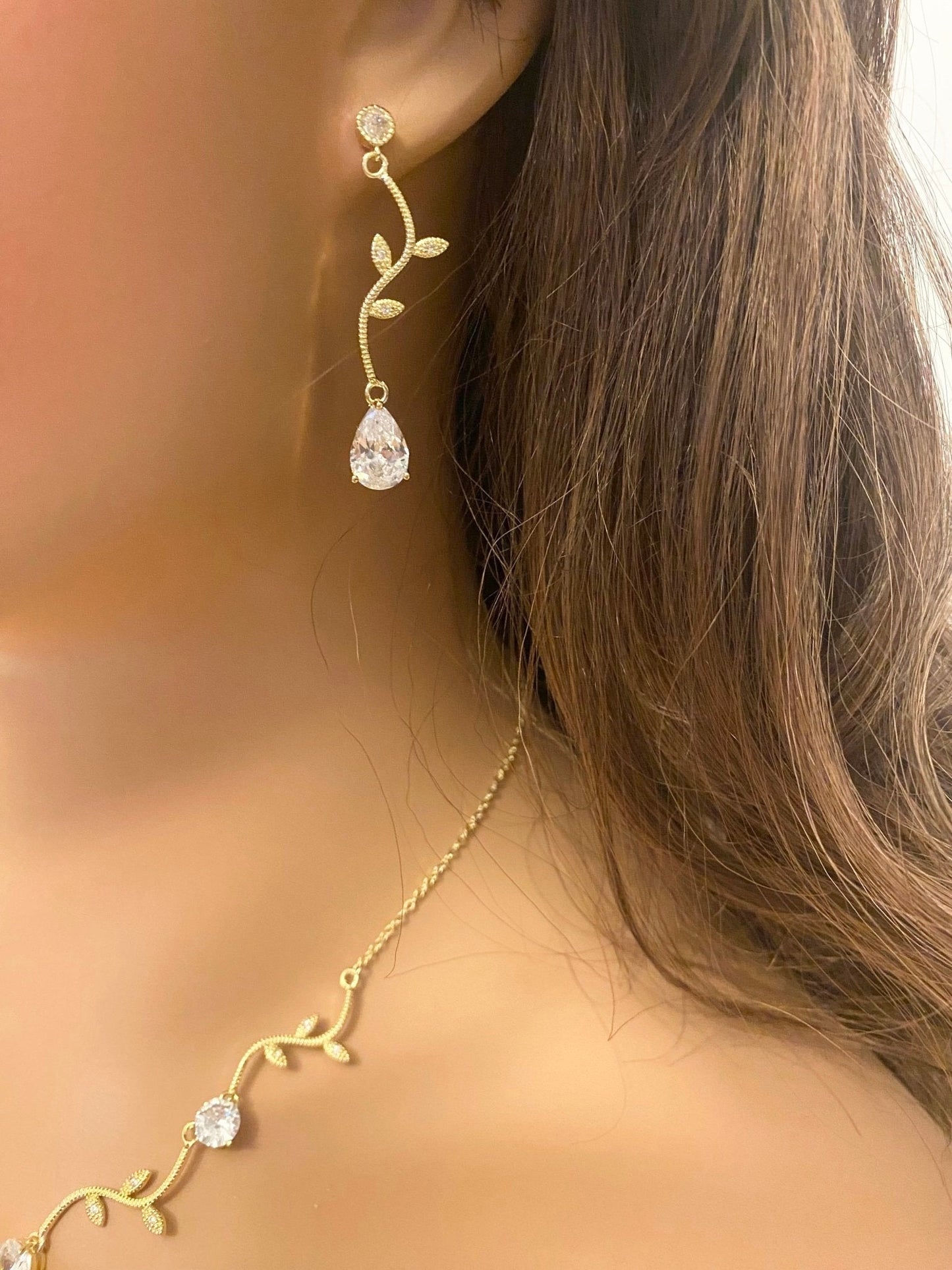 Crystal Bridal Necklace Earrings Jewellery Gift for Her. Cubic Zirconia Wedding Jewellery Set Simple Droplet Earrings in Silver, Gold & Rose Gold