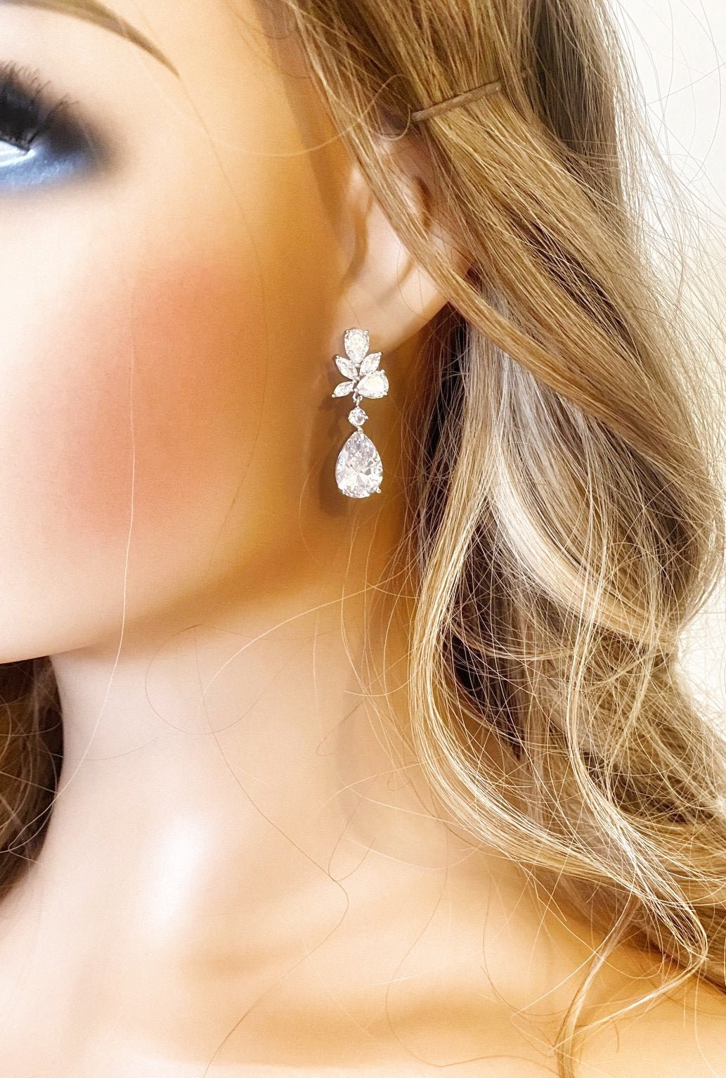 CZ Tear Drop Earrings Gift for Her, Dangle Earrings Silver Crystal Wedding Dangle Earrings